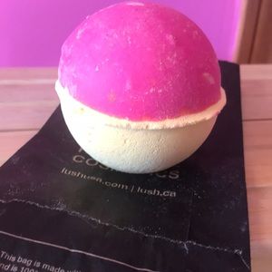 Bath bomb